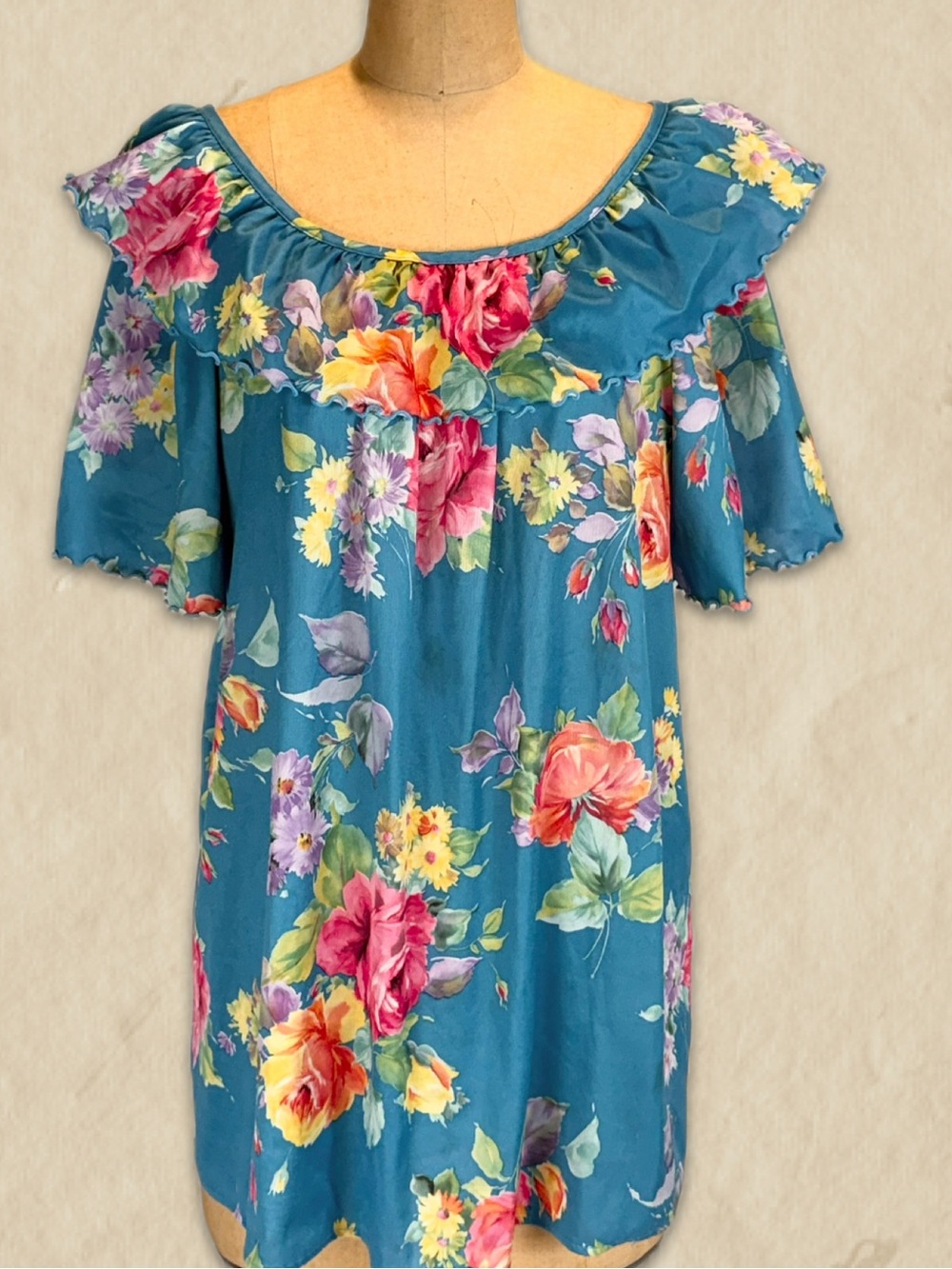 VINTAGE 80s ruffle shoulder blouse bold saturated flower garden floral plus 2X